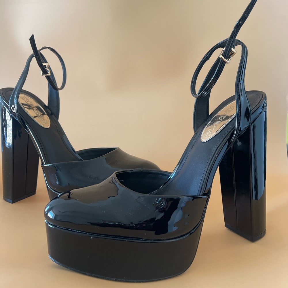 Brian Atwood x Express Rounded Toe Platform Pumps